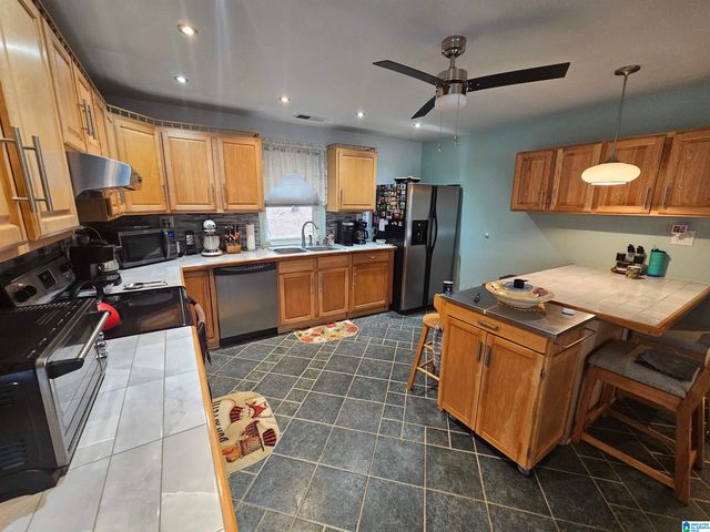 2176 OLD HAYDEN ROAD, Warrior, AL 35180