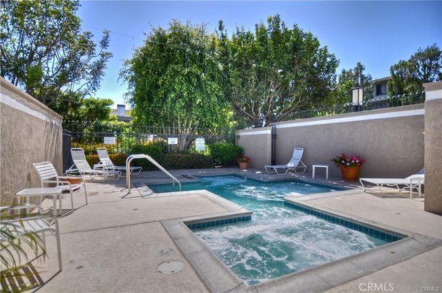 950 Cagney Lane 101, Newport Beach, CA 92663