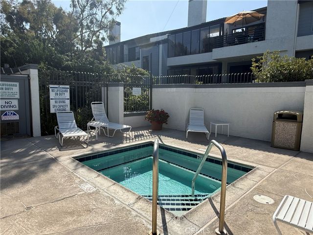 950 Cagney Lane 101, Newport Beach, CA 92663