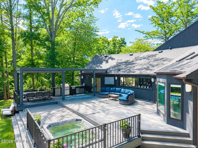 7 Eli Circle, Morganville, NJ 07751