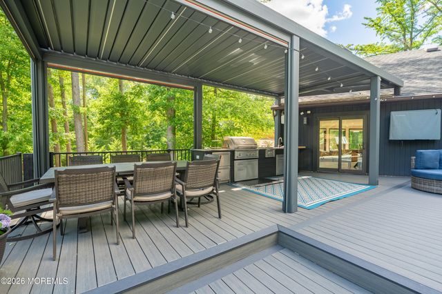 7 Eli Circle, Morganville, NJ 07751