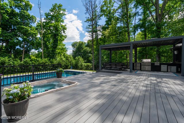 7 Eli Circle, Morganville, NJ 07751