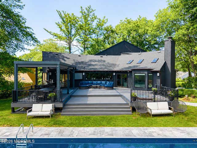 7 Eli Circle, Morganville, NJ 07751