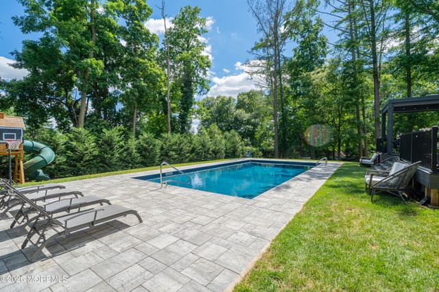 7 Eli Circle, Morganville, NJ 07751