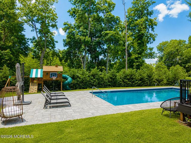 7 Eli Circle, Morganville, NJ 07751