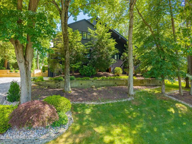 7 Eli Circle, Morganville, NJ 07751