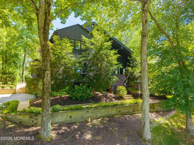7 Eli Circle, Morganville, NJ 07751