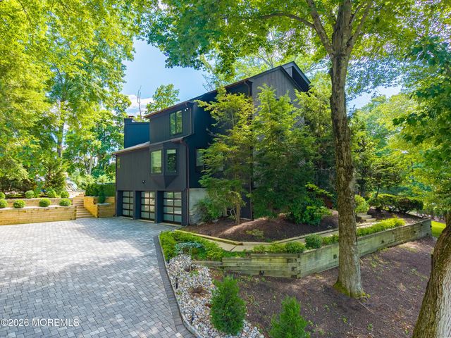 7 Eli Circle, Morganville, NJ 07751