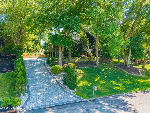 7 Eli Circle, Morganville, NJ 07751