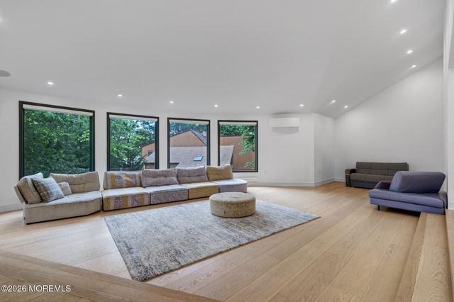 7 Eli Circle, Morganville, NJ 07751