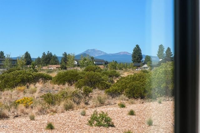 62333 McClain Drive, Bend, OR 97703
