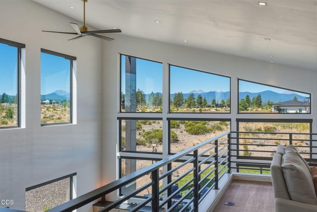 62333 McClain Drive, Bend, OR 97703