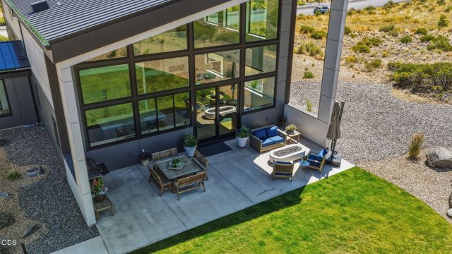 62333 McClain Drive, Bend, OR 97703