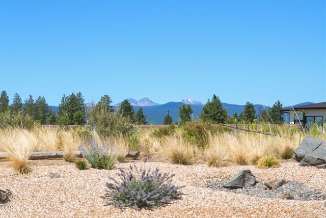 62333 McClain Drive, Bend, OR 97703