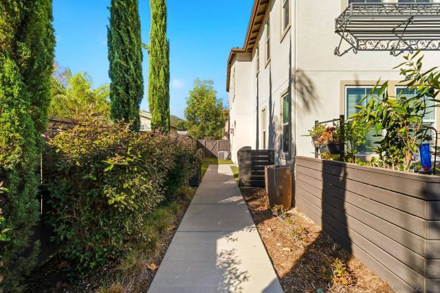 8691 Barbados Ln, Santee, CA 92071