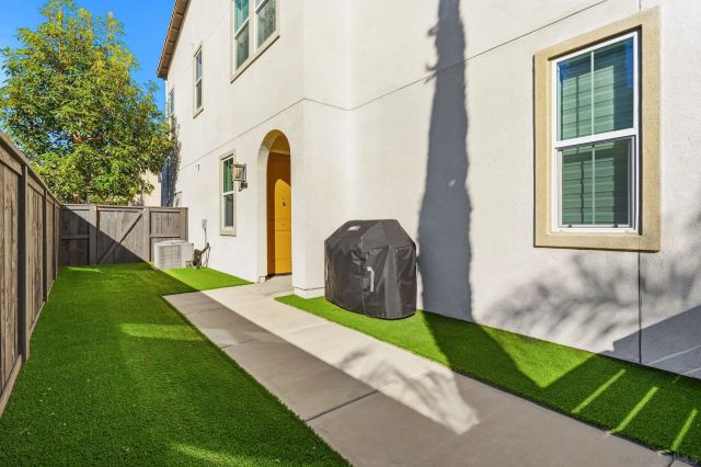 8691 Barbados Ln, Santee, CA 92071