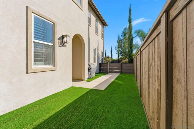 8691 Barbados Ln, Santee, CA 92071