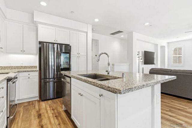 8691 Barbados Ln, Santee, CA 92071