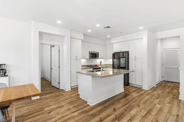 8691 Barbados Ln, Santee, CA 92071