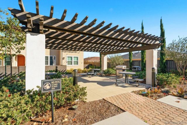 8691 Barbados Ln, Santee, CA 92071