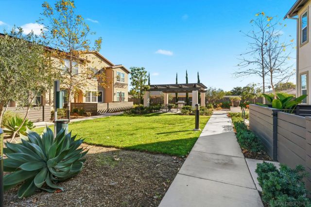 8691 Barbados Ln, Santee, CA 92071