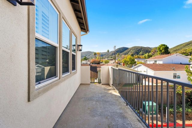 8691 Barbados Ln, Santee, CA 92071