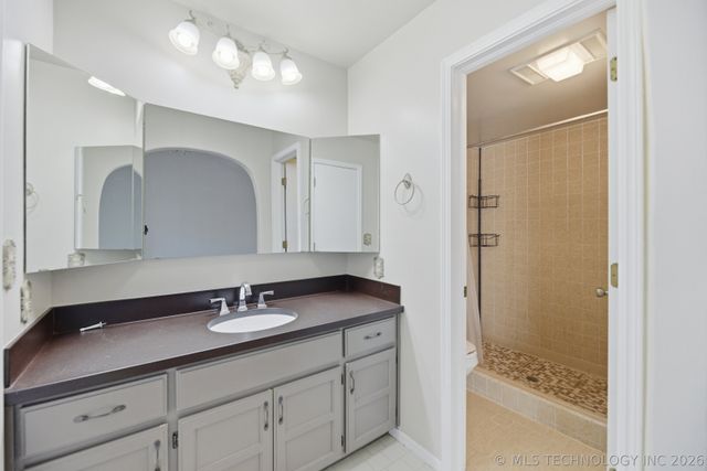 605 E Van Buren Street, Broken Arrow, OK 74011