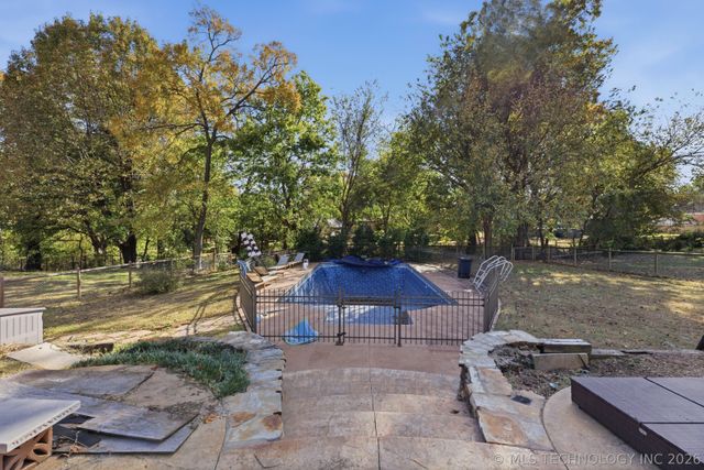 605 E Van Buren Street, Broken Arrow, OK 74011