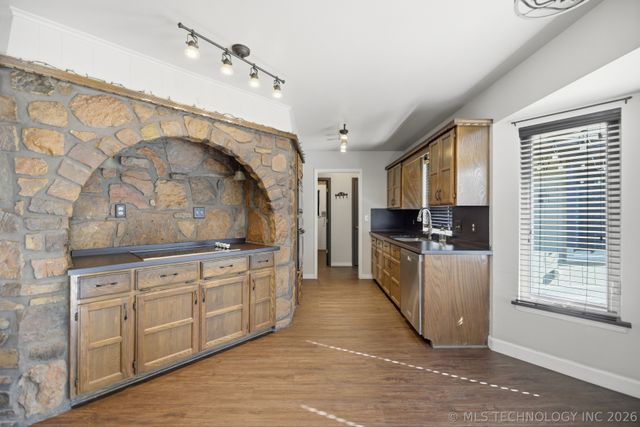 605 E Van Buren Street, Broken Arrow, OK 74011