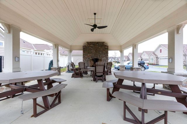 76 Courtyard Crossing Drive, Powell, OH 43065