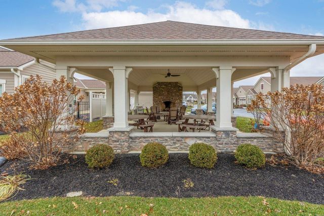 76 Courtyard Crossing Drive, Powell, OH 43065