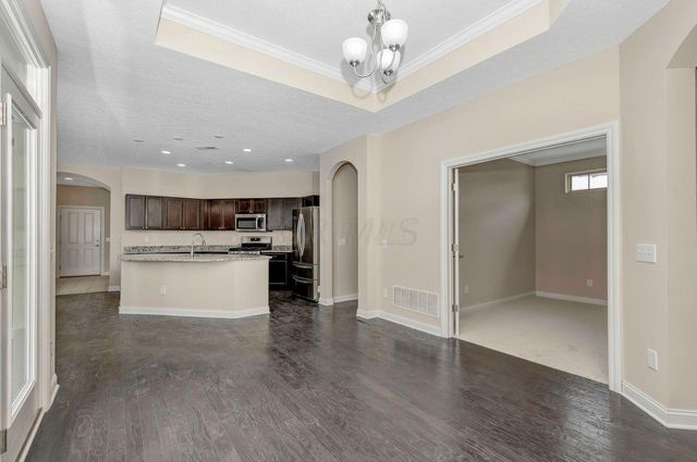 76 Courtyard Crossing Drive, Powell, OH 43065