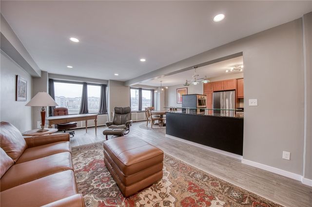 320 Fort Duquesne Blvd 4E, Downtown Pgh, PA 15222