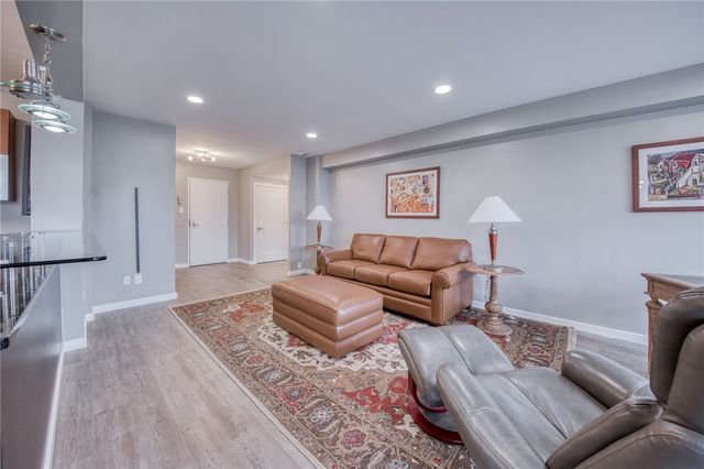 320 Fort Duquesne Blvd 4E, Downtown Pgh, PA 15222