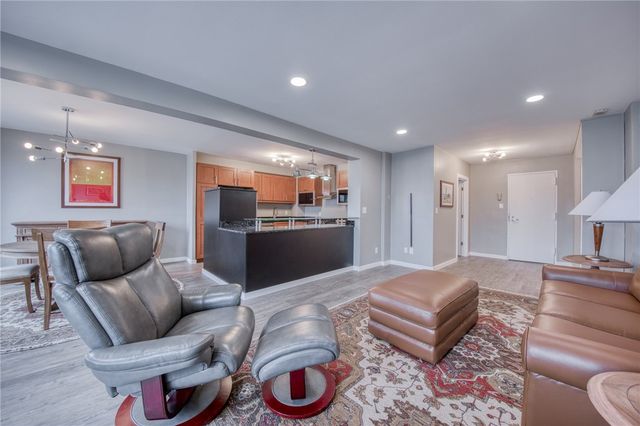 320 Fort Duquesne Blvd 4E, Downtown Pgh, PA 15222