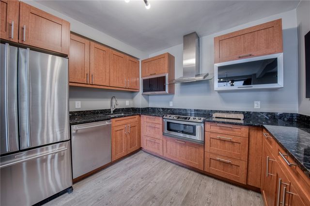 320 Fort Duquesne Blvd 4E, Downtown Pgh, PA 15222