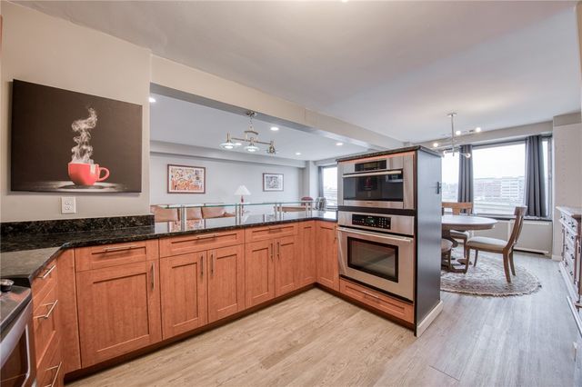 320 Fort Duquesne Blvd 4E, Downtown Pgh, PA 15222