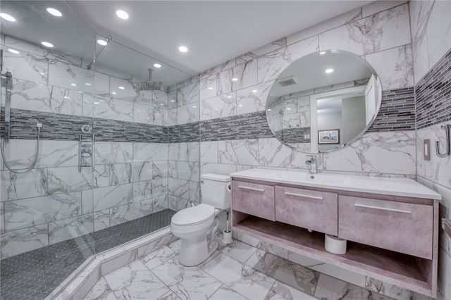 320 Fort Duquesne Blvd 4E, Downtown Pgh, PA 15222