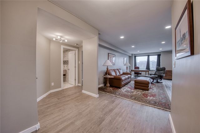 320 Fort Duquesne Blvd 4E, Downtown Pgh, PA 15222