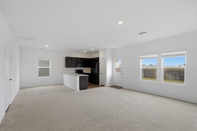 908 Rancho Del Cielo LOOP, Jarrell, TX 76537