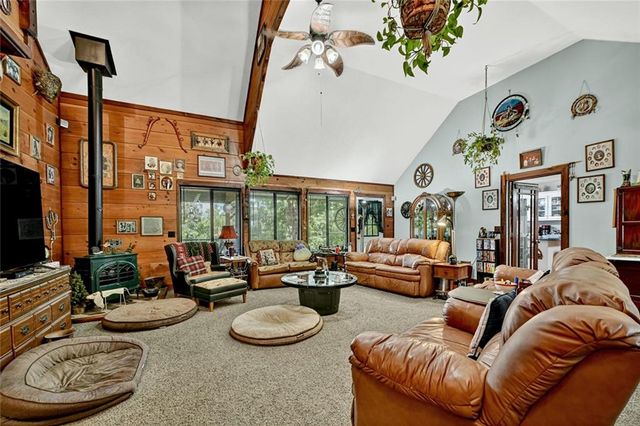 88 Wagon Tracks Ridge, Mineral Bluff, GA 30559