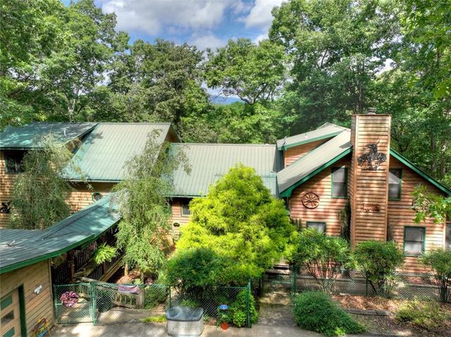 88 Wagon Tracks Ridge, Mineral Bluff, GA 30559
