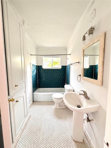 2646 Persa Street 1, Houston, TX 77098