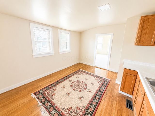 2219 W Broad Street, Columbus, OH 43223