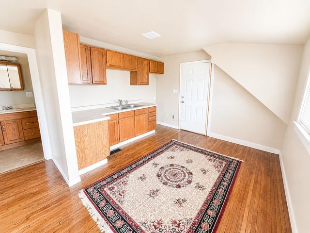 2219 W Broad Street, Columbus, OH 43223