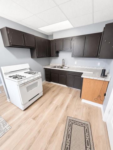 2219 W Broad Street, Columbus, OH 43223