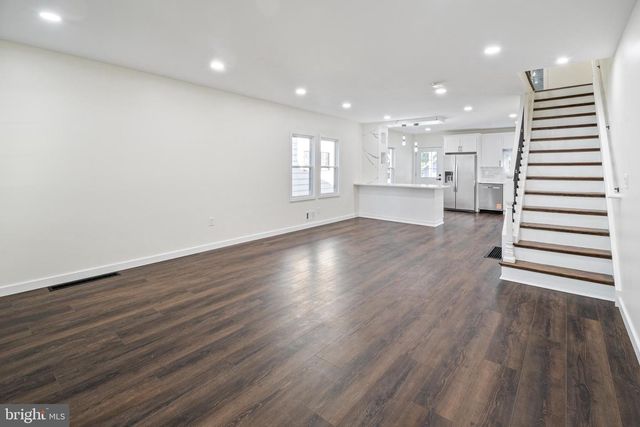 121 DICKINSON AVE, Hamilton, NJ 08629