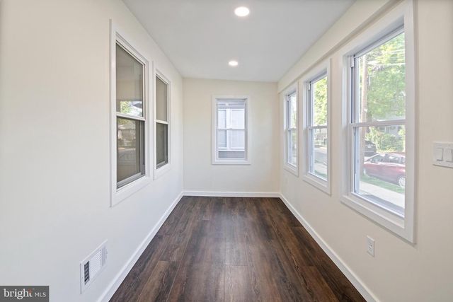 121 DICKINSON AVE, Hamilton, NJ 08629