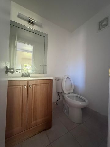 64 Norwich, West Palm Beach, FL 33417