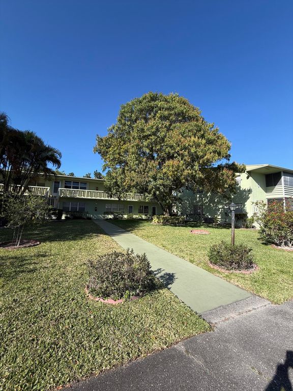 64 Norwich, West Palm Beach, FL 33417